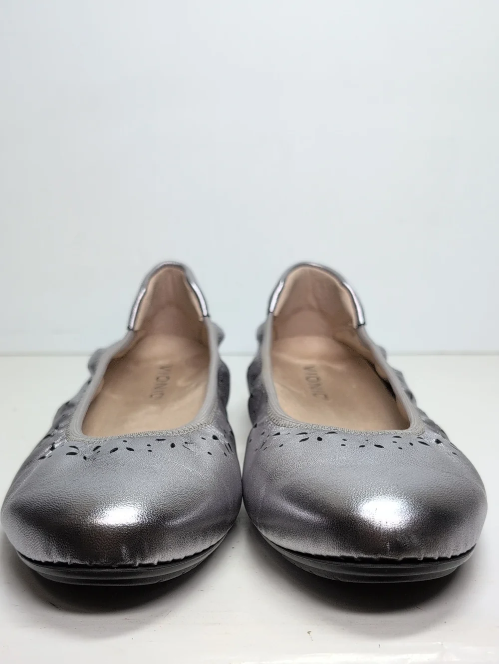 Vionic Geneva metal ballet silver flats women's size 8 EU 39